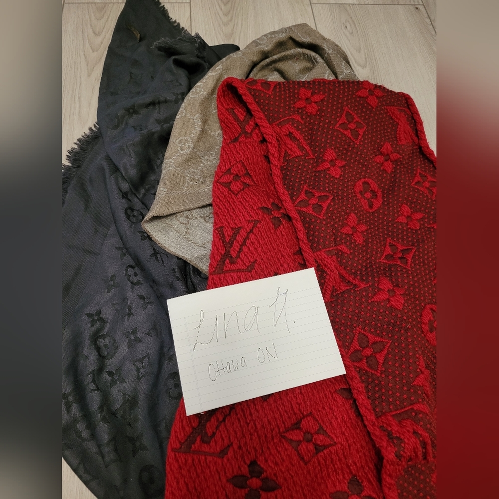 Louis Vuitton logomania scarf in wool & silk - Picture 1 of 6